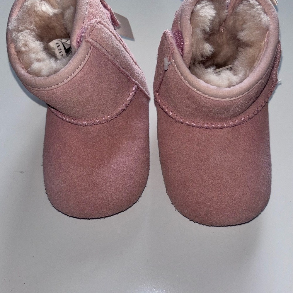 UGG BOOTS - Picture 3 of 14